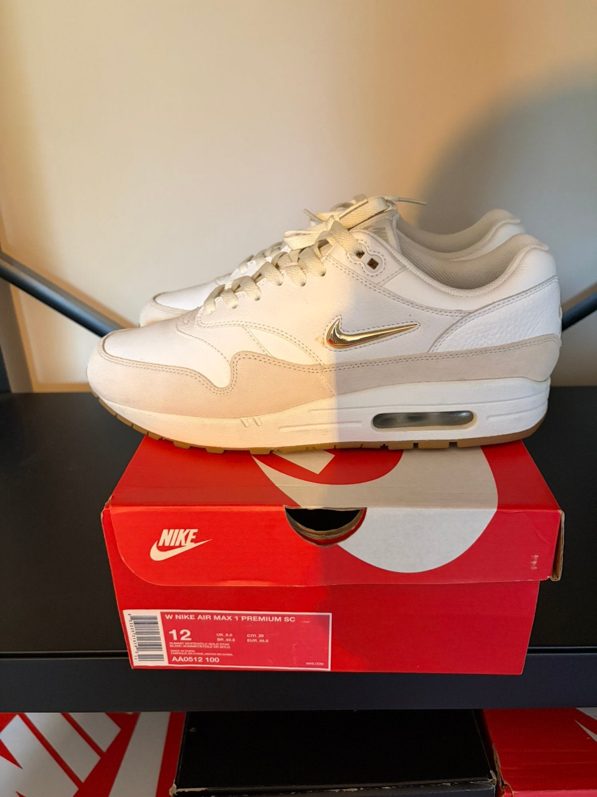 Nike air max 1 jewel 44.5, Ophalen of Verzenden, Zo goed als nieuw, Wit