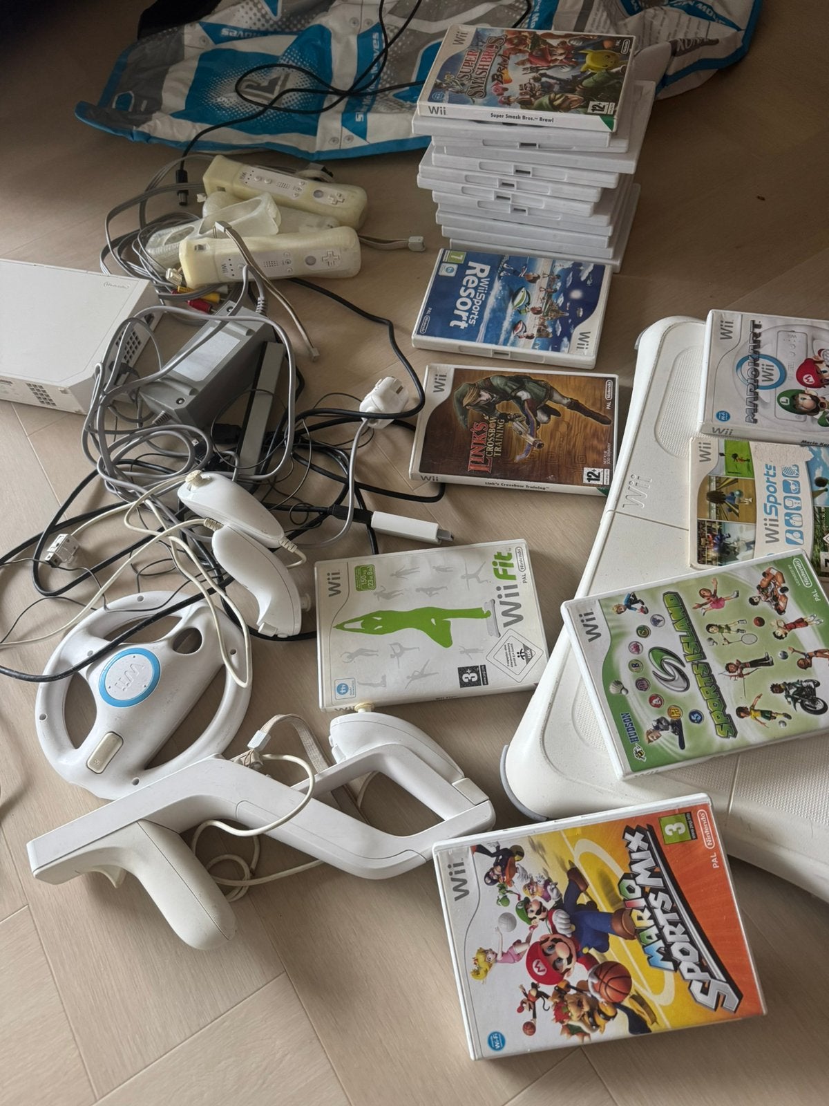 Vrij complete WII set, Ophalen, Gebruikt, Met 2 controllers, Met games