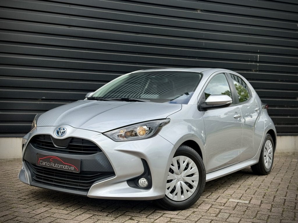 Toyota Yaris 1.5 Hybride NAVI|ACC|LANE|CAMERA|KEYLESS, Automaat, 450 kg, Gebruikt, Euro 6