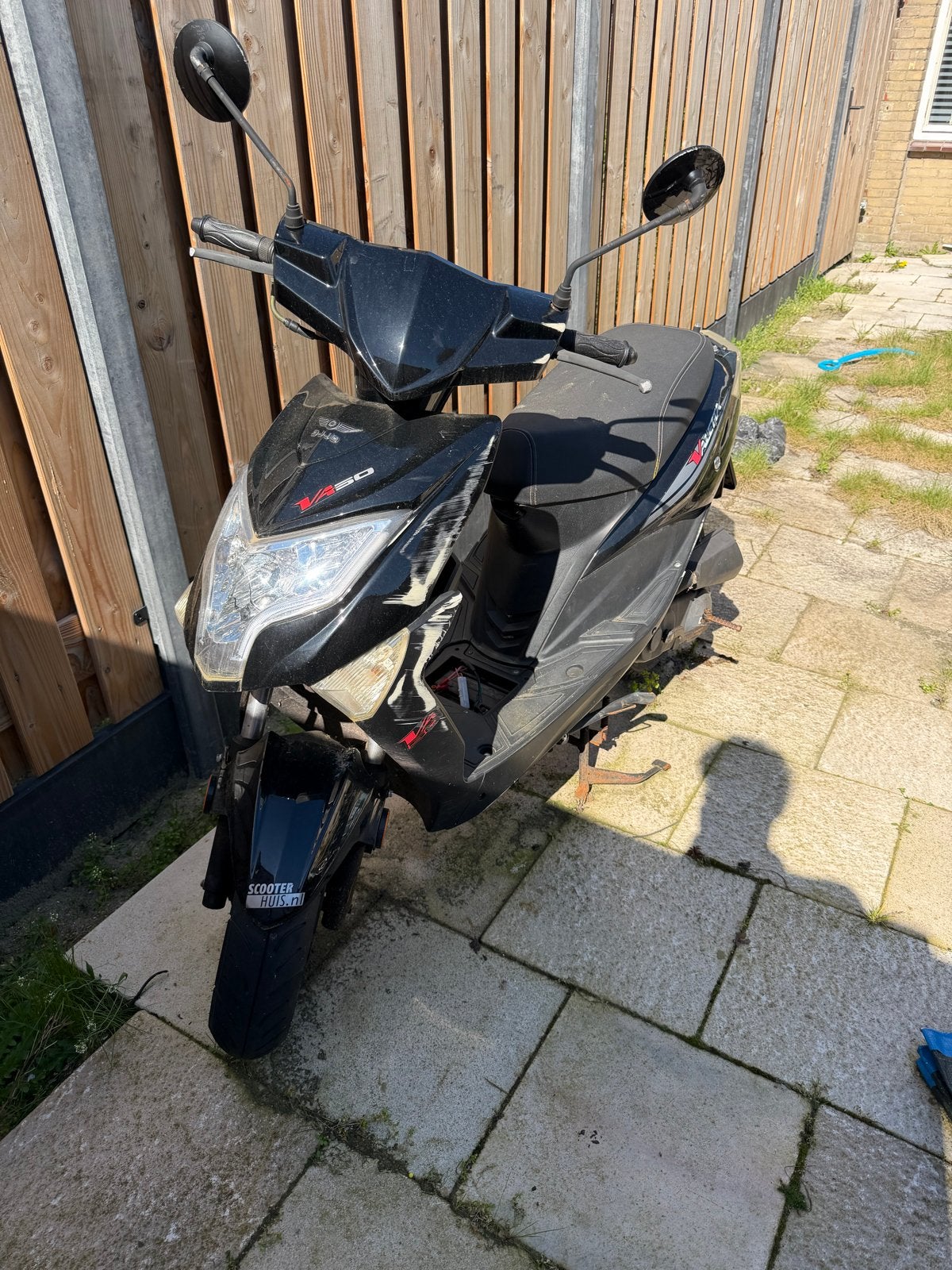 Djjd valleta Scooter met sportieve onderdelen, Fietsen en Brommers, Ophalen of Verzenden, Gebruikt, Benzine, Overige merken