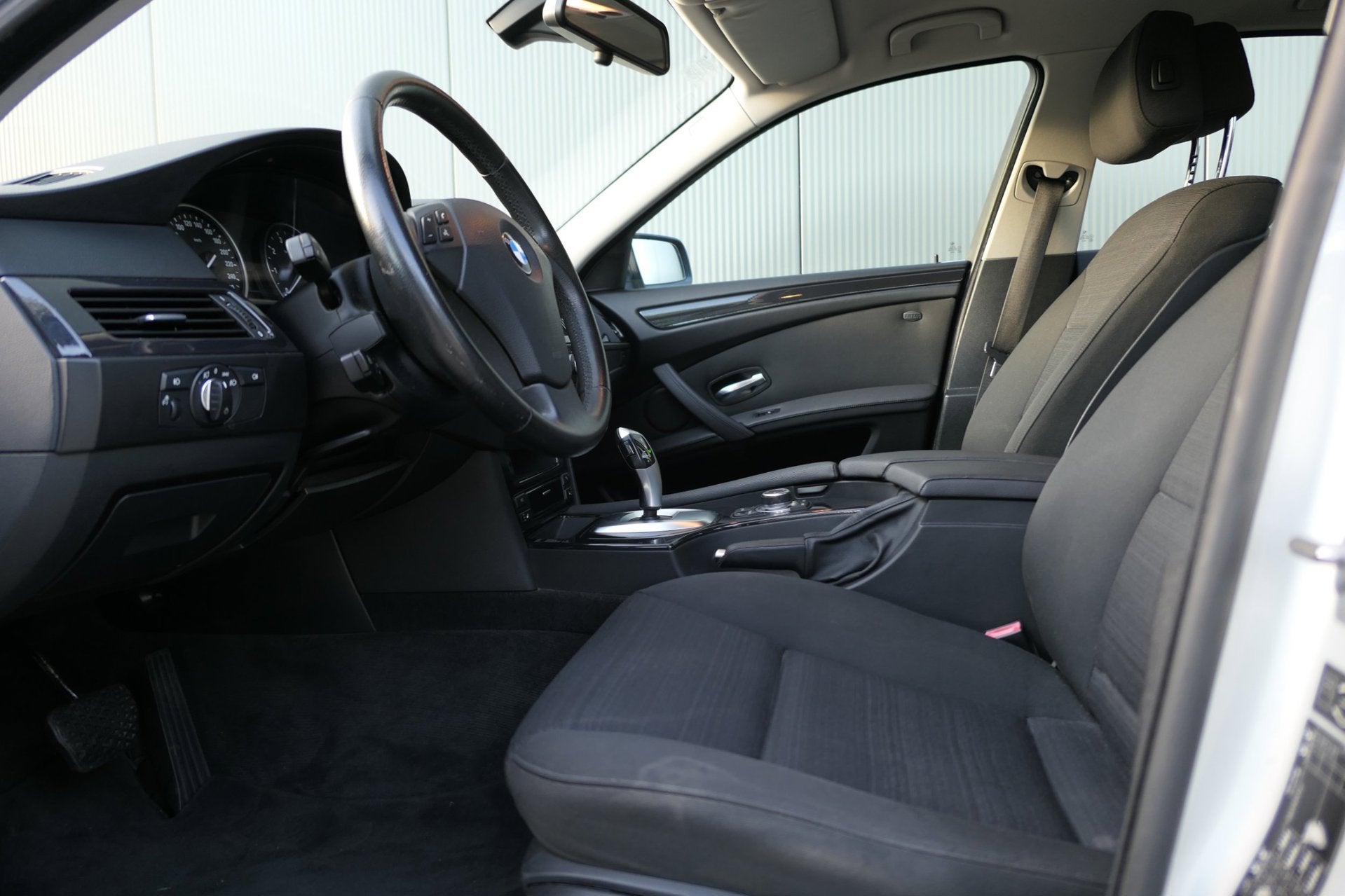 BMW 5-serie 523i Business Line Edition II 6-Cilinder Youngti, Auto's, Bedrijf, 1500 kg, Sedan, Euro 4