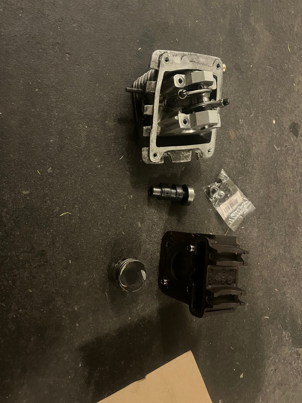 Piaggio Cilinderkop met Nokkenas en 50cc Cilinder, Fietsen en Brommers, Ophalen of Verzenden, Gebruikt, Cilinder