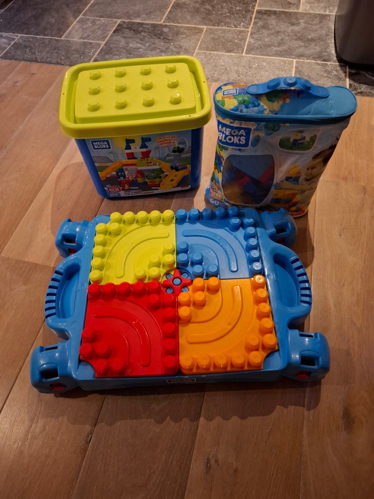 Mega bloks - set  autogarage/blokken/bouwtafel, Kinderen en Baby's, Speelgoed | Bouwstenen, Ophalen of Verzenden