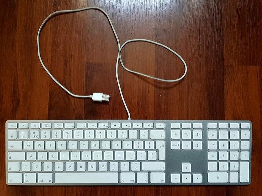 Apple toetsenbord A1243, Computers en Software, Toetsenborden, Ophalen of Verzenden, Zo goed als nieuw, Qwerty, Apple