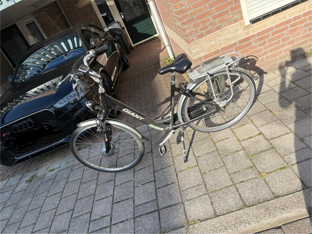 Giant Twist Elektrische Damesfiets - Lage Instap - Nieuwe Ac, Gebruikt, 51 tot 55 cm, 30 tot 50 km per accu, Giant
