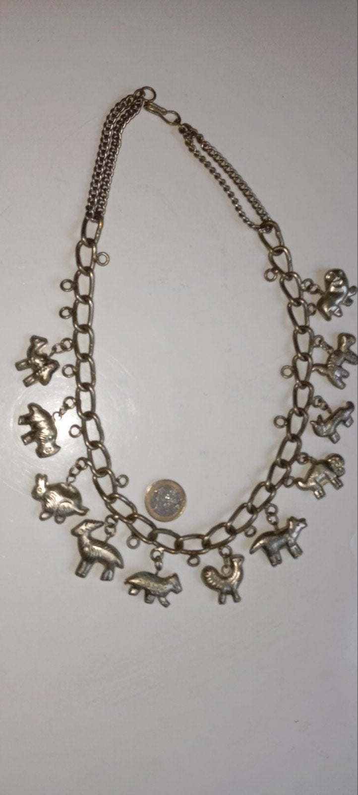 vintage ketting met veel grote beestjes, lijkt verzilverd, Ophalen of Verzenden, Zo goed als nieuw, Zilver, Overige materialen