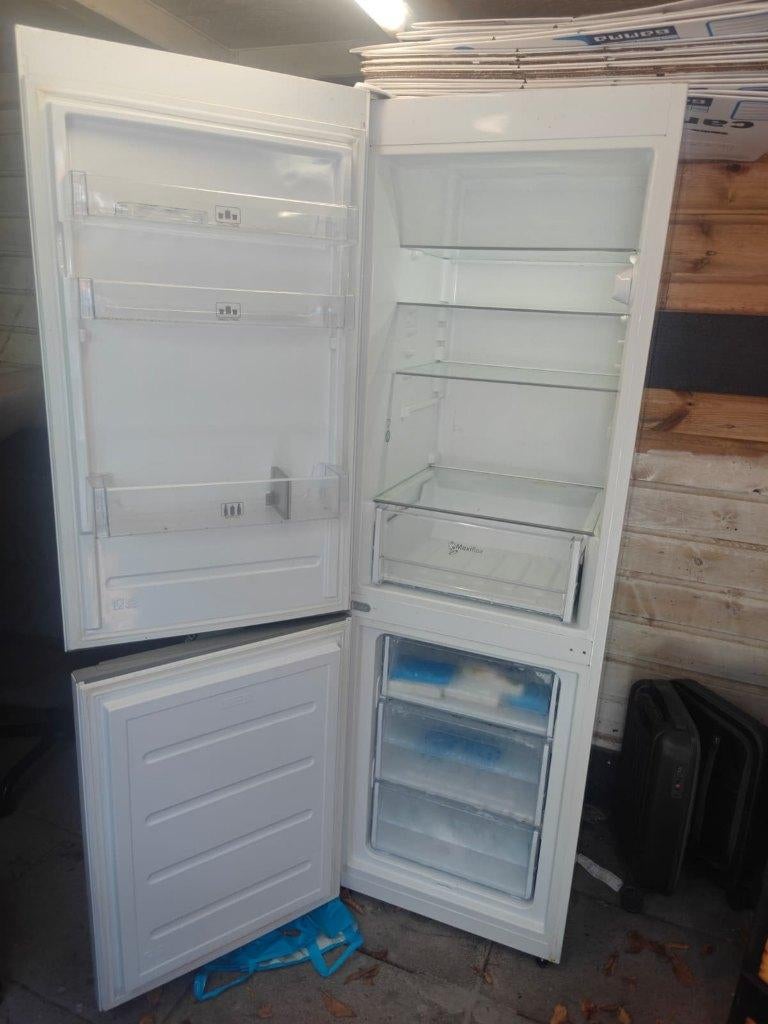 Whirlpool koel-vriescombinatie,  werkt zeer goed, Witgoed en Apparatuur, Koelkasten en IJskasten, Ophalen, Gebruikt, 200 liter of meer