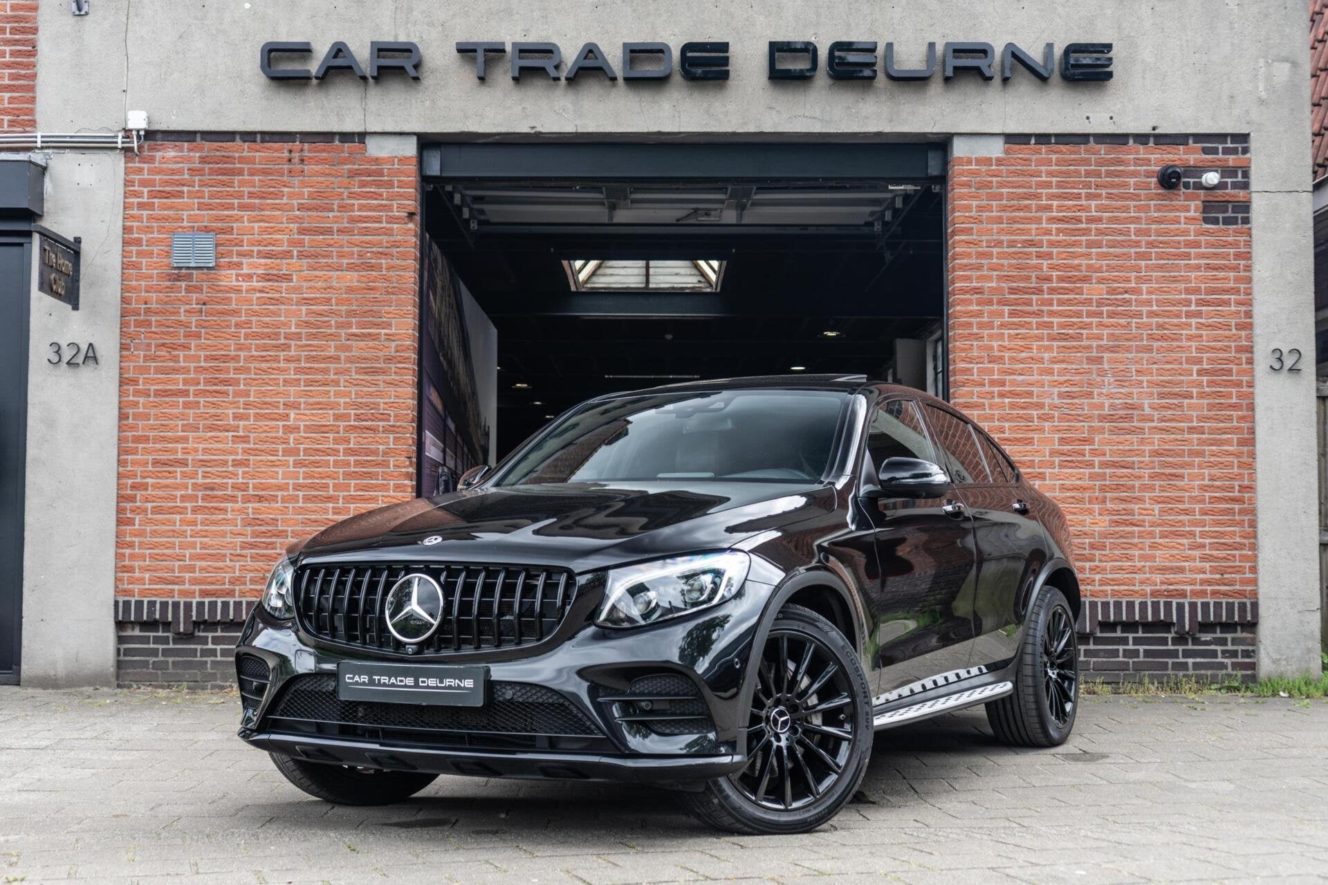 Mercedes GLC-klasse 350e 4MATIC AMG Pano / Burmester / Memor, Automaat, 1940 kg, Gebruikt, 4 cilinders