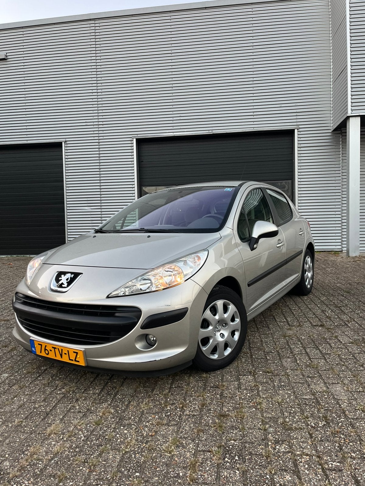 Peugeot 207 1.6 16V 5DRS 2007 Grijs, Auto's, Voorwielaandrijving, Stof, Beige, Handgeschakeld
