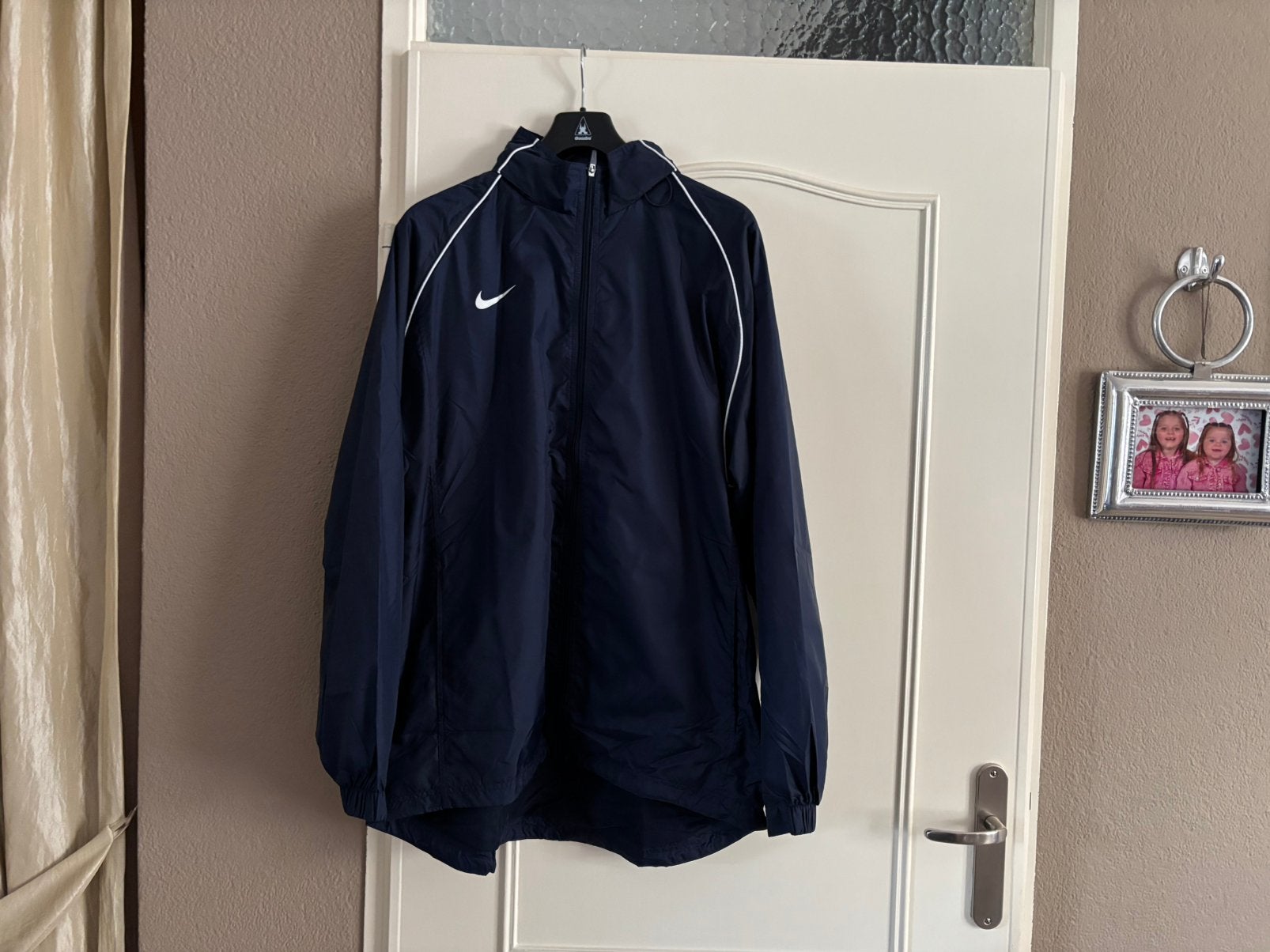Te koop een nieuwe trainingsjas en regenjas van  Nike XL, Ophalen, Nieuw, Maat 56/58 (XL), Blauw