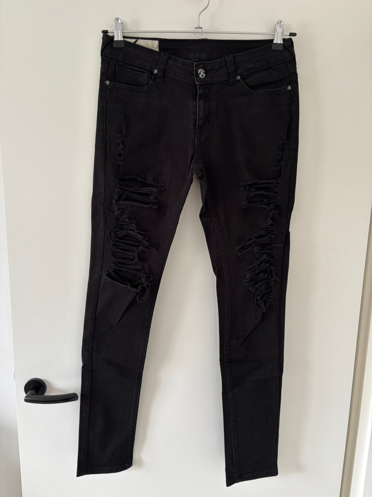 Criminal Damage heren jeans zwart maat 30, Kleding | Heren, Ophalen of Verzenden, Zo goed als nieuw, Zwart, W32 (confectie 46) of kleiner