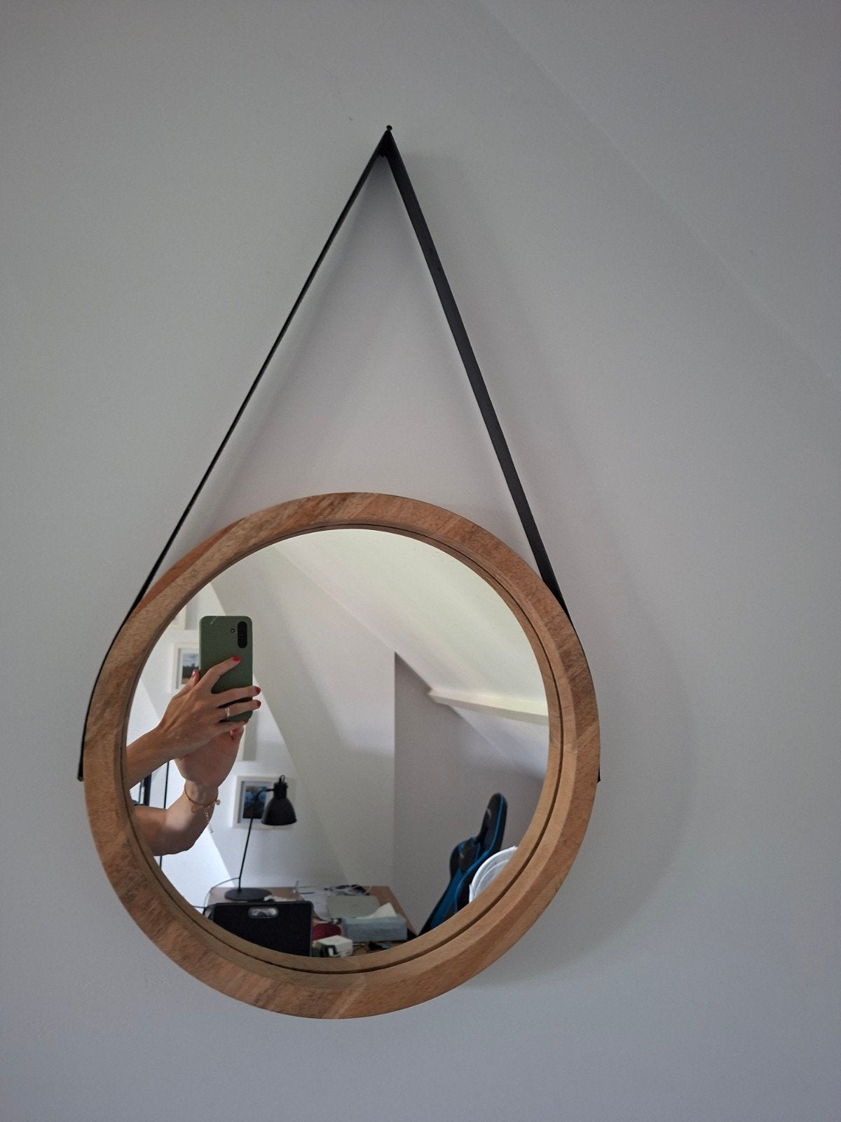 Ronde houten spiegel met leren band, Huis en Inrichting, Woonaccessoires | Spiegels, Minder dan 50 cm, Rond, Ophalen of Verzenden