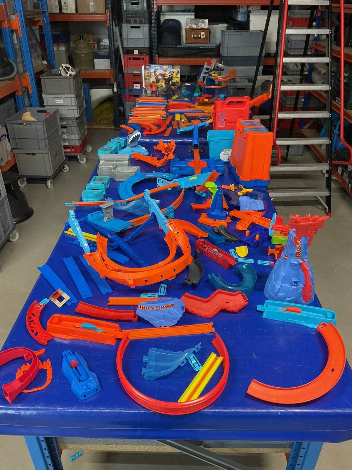 Hotwheels enorm veel zie 24 foto’s alles hot wheels racebaan, Kinderen en Baby's, Speelgoed | Racebanen, Ophalen, Zo goed als nieuw
