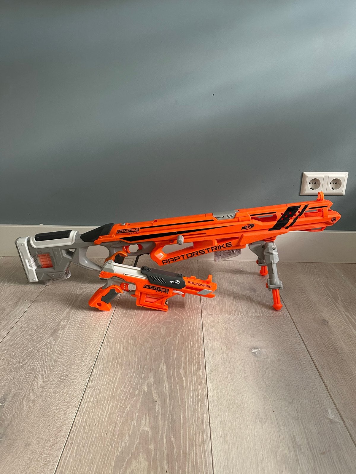 Nerf Accustrike Raptorstrike & Falconfire Blasters, Ophalen, Zo goed als nieuw, Jongen of Meisje