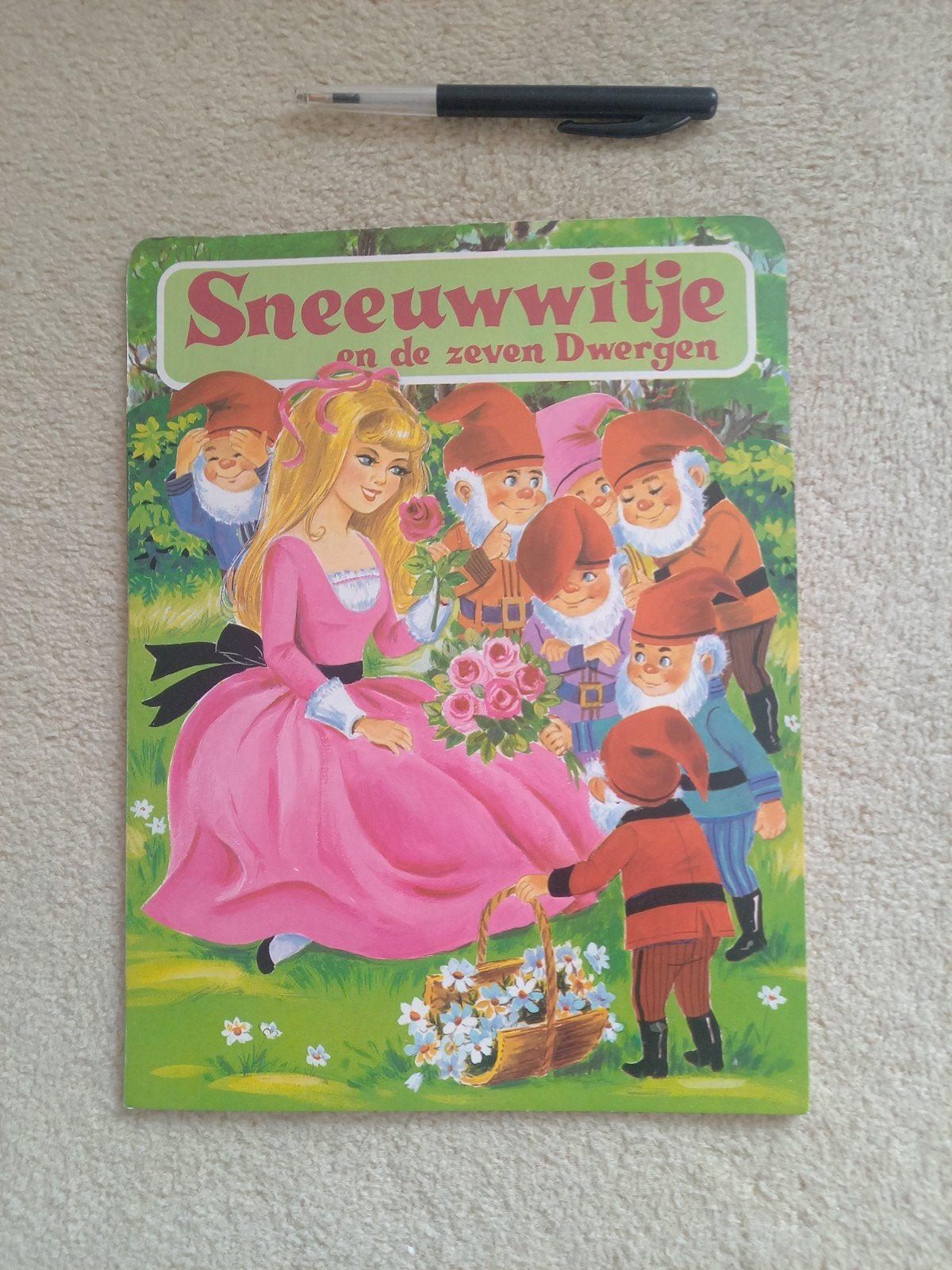 kindersprookjesboek SNEEUWWITJE EN DE ZEVEN DWERGEN, Verzenden, Zo goed als nieuw