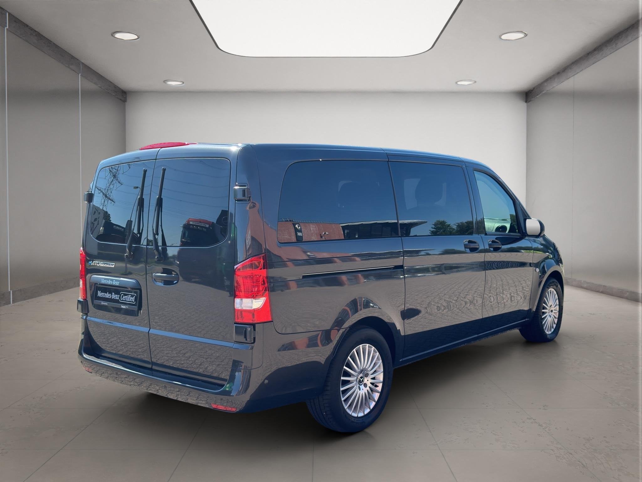 Mercedes-Benz eVito Tourer PRO L2 90 kWh | 8 Persoons |, Auto's, 2430 kg, Stof, Gebruikt, 8 stoelen