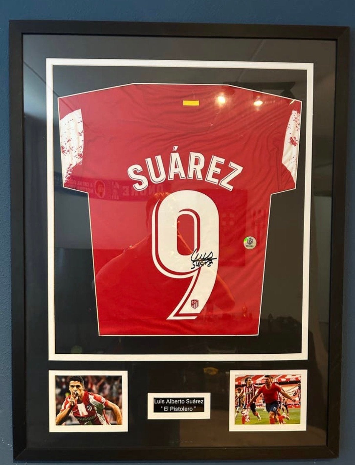 Gesigneerd Luis Suarez Shirt Ingelijst met Certificaat, Ophalen of Verzenden, Zo goed als nieuw, Buitenlandse clubs, Shirt