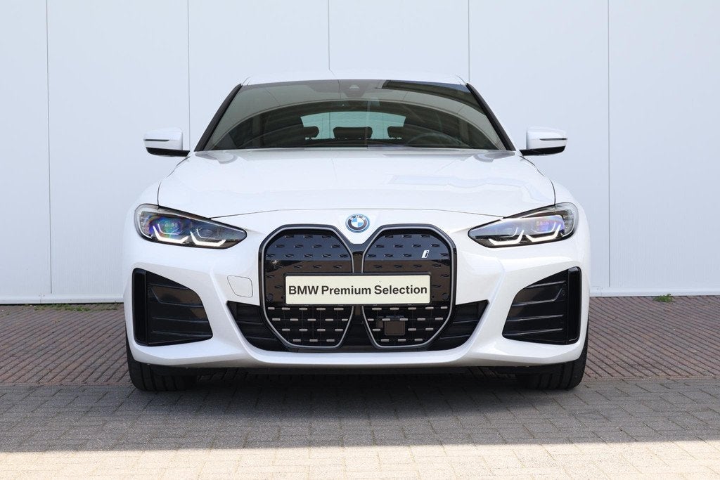 BMW i4 eDrive40 84 kWh | SoH 98% | M-Sport Pakket | PDC | Ac, Auto's, BMW, Met garantie (alle), Origineel Nederlands, 2025 kg