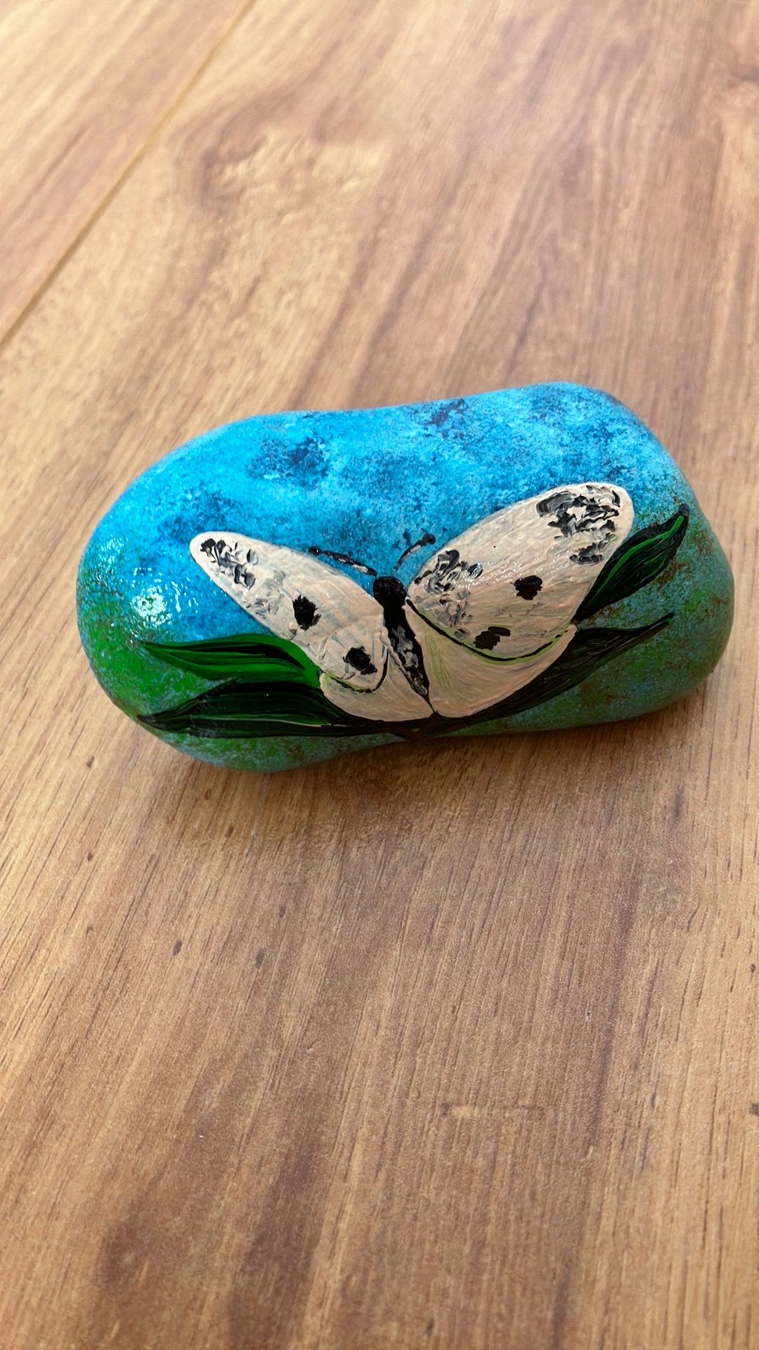 Handbeschilderde steen vlinder, Antiek en Kunst, Ophalen of Verzenden