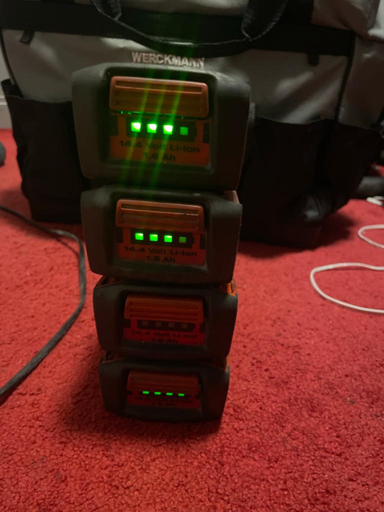Hilti accu’s 4 stuks 14,4v, Doe-het-zelf en Verbouw, Gereedschap | Boormachines, Ophalen of Verzenden