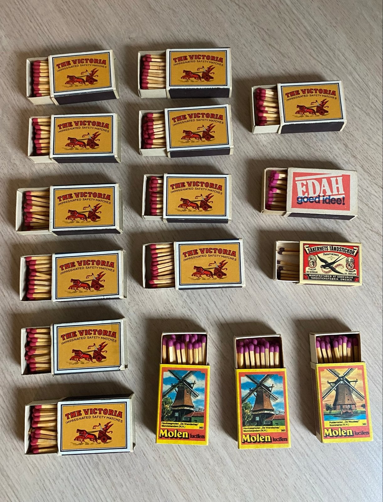 Vintage luciferdoosjes - The Victoria, Molen, Edah, Zwaluw, Ophalen of Verzenden, Gebruikt, Luciferdoosjes of -merken