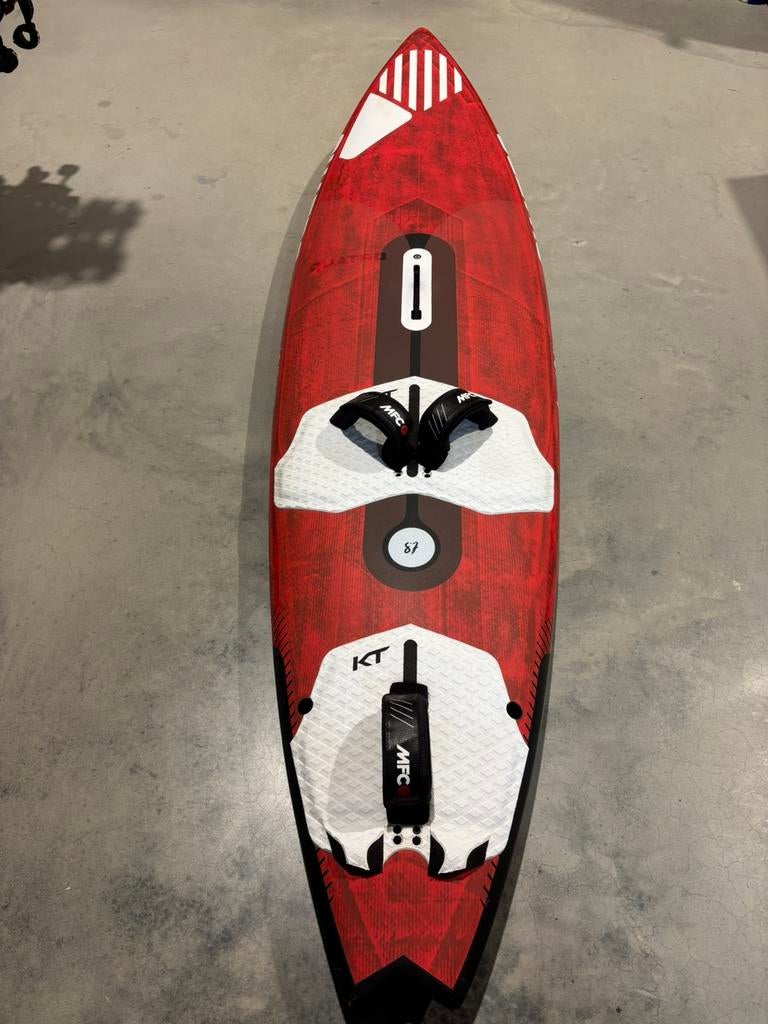 Quatro Pyramid PRO - 87L, Watersport en Boten, Windsurfen, Ophalen, Gebruikt, -, Minder dan 250 cm