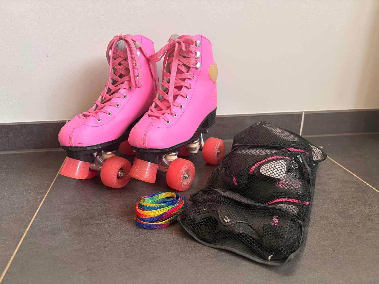 Roze Rio Roller rolschaatsen in maat 37 met beschermset, Ophalen of Verzenden, Gebruikt, Kinderen