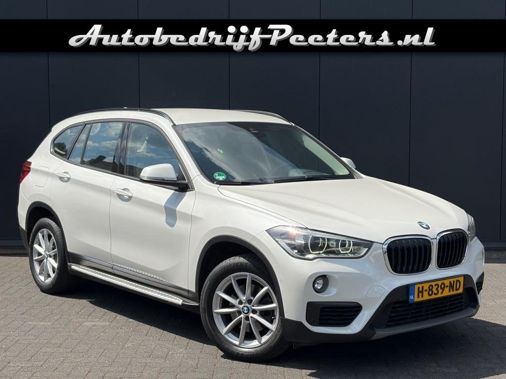 Bmw X1 sDrive18i Automaat Navigatie LED Cruise PDC Stoelverw, Gebruikt, Euro 6, Wit, 3 cilinders