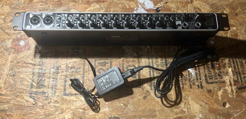 Behringer U-PHORIA UMC1820 USB Audio Interface, Muziek en Instrumenten, Mengpanelen, Zo goed als nieuw, 10 tot 20 kanalen, Microfooningang