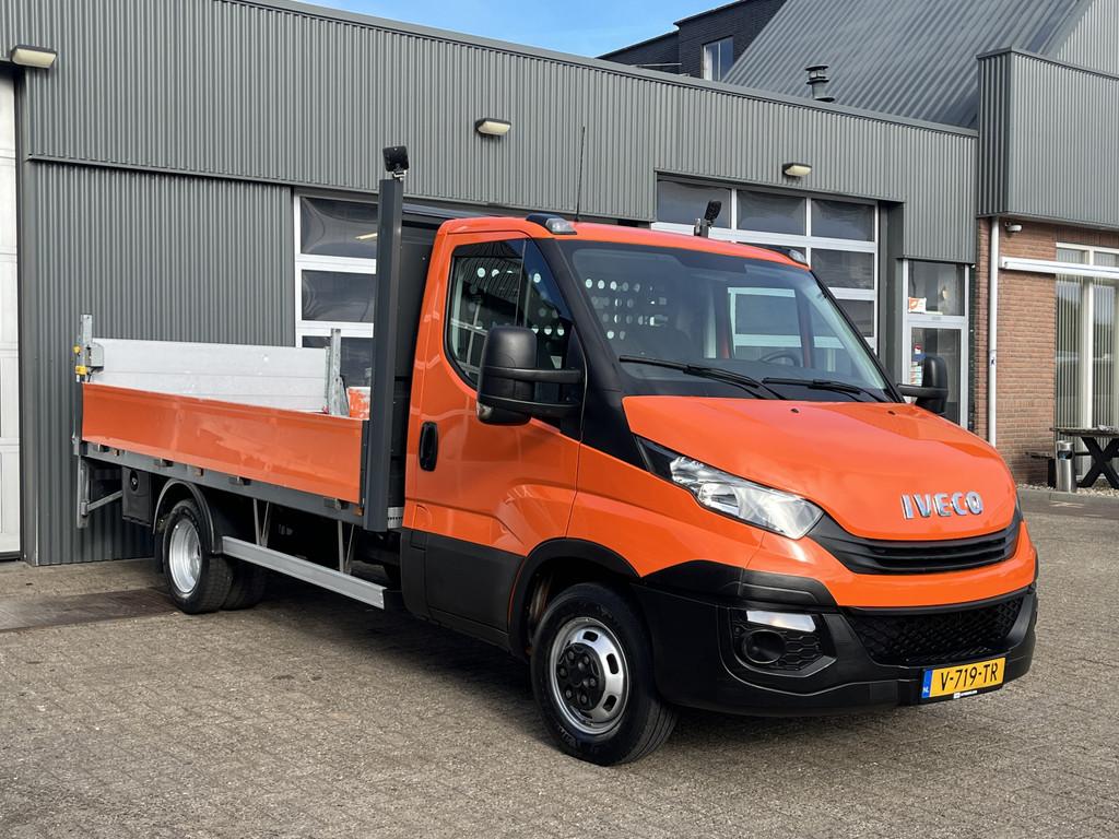 Iveco Daily 35C14 2.3 375 Laadklep 500kg Trekhaak 3500kg tre, Auto's, 13 km/l, Gebruikt, Iveco, 2525 kg