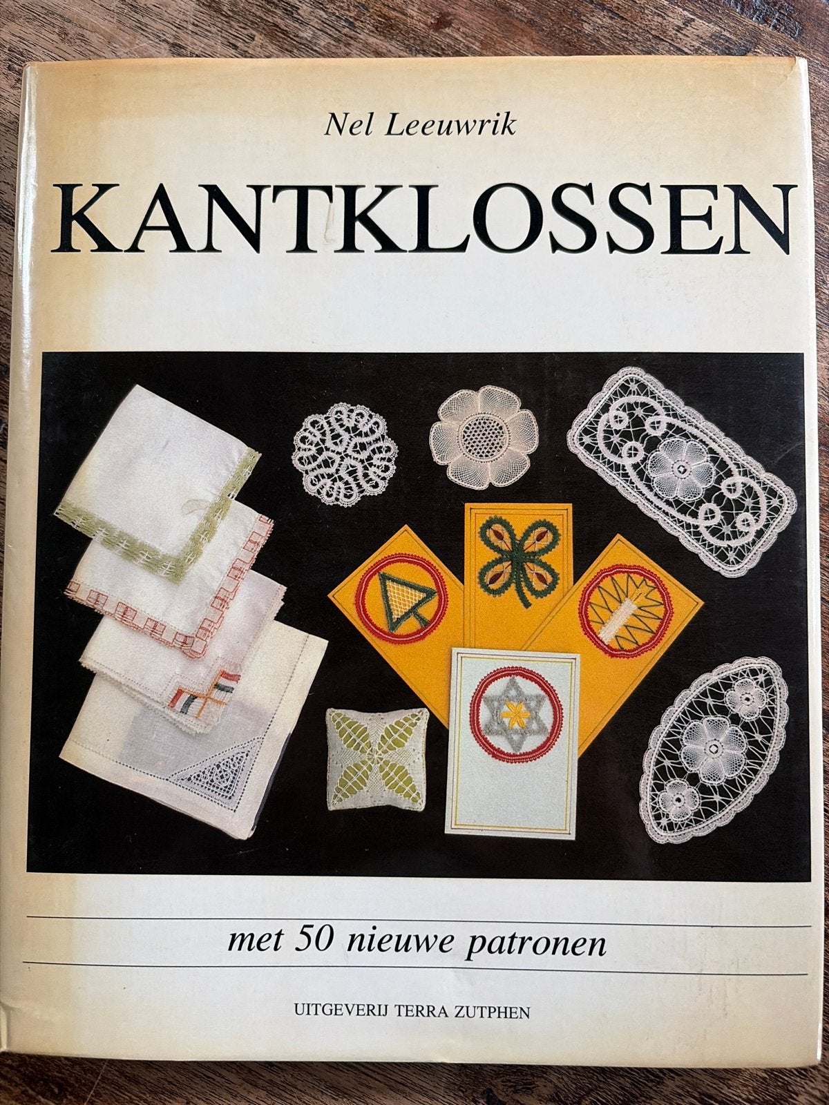Kantklossen met 50 nieuwe patronen - Nel Leeuwrik, Ophalen of Verzenden, Gebruikt, Boek of Tijdschrift