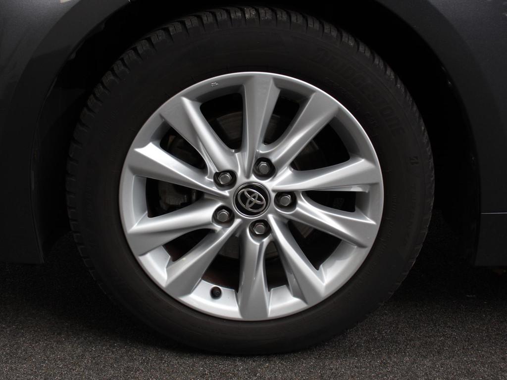 Toyota Corolla Hybrid 140pk Automaat Active Navigatie Apple, Gebruikt, 4 cilinders, Corolla, Origineel Nederlands