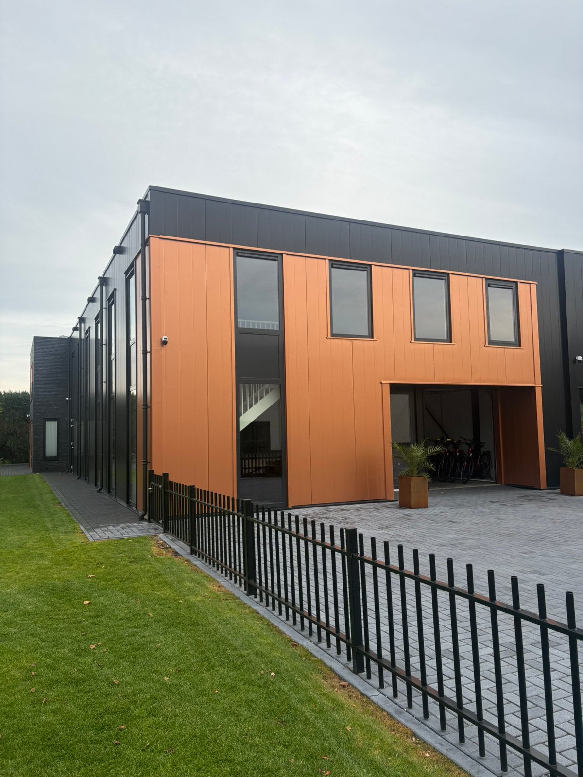 Kantoor, praktijkruimte 200m2 te huur. Assen Marsdijk, 200 m², Huur, Kantoorruimte