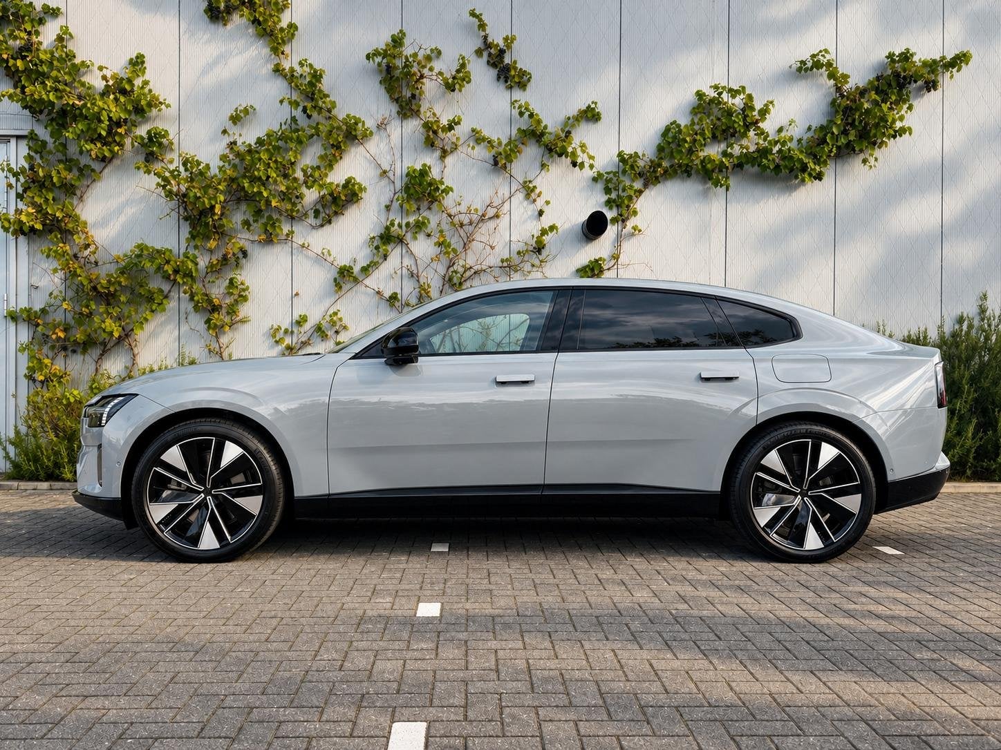Volvo ES90 Single Motor Extended Range Plus Launch Edition 9, Auto's, Automaat, 12 maanden, Achterwielaandrijving, 662 km