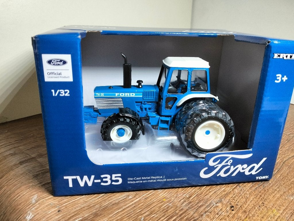 Te koop ERTL Ford TW-35 Dubbellucht ., Ophalen of Verzenden, Nieuw, Tractor of Landbouw, ERTL
