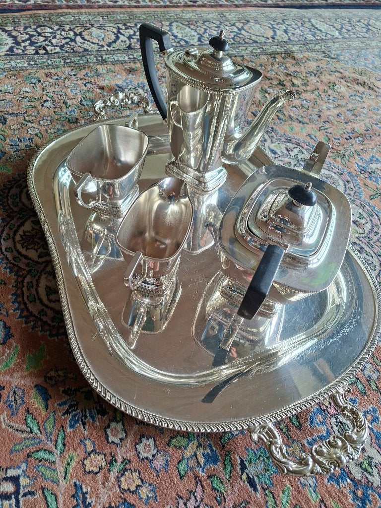 Zilver Thee en Koffie Servies, Ophalen