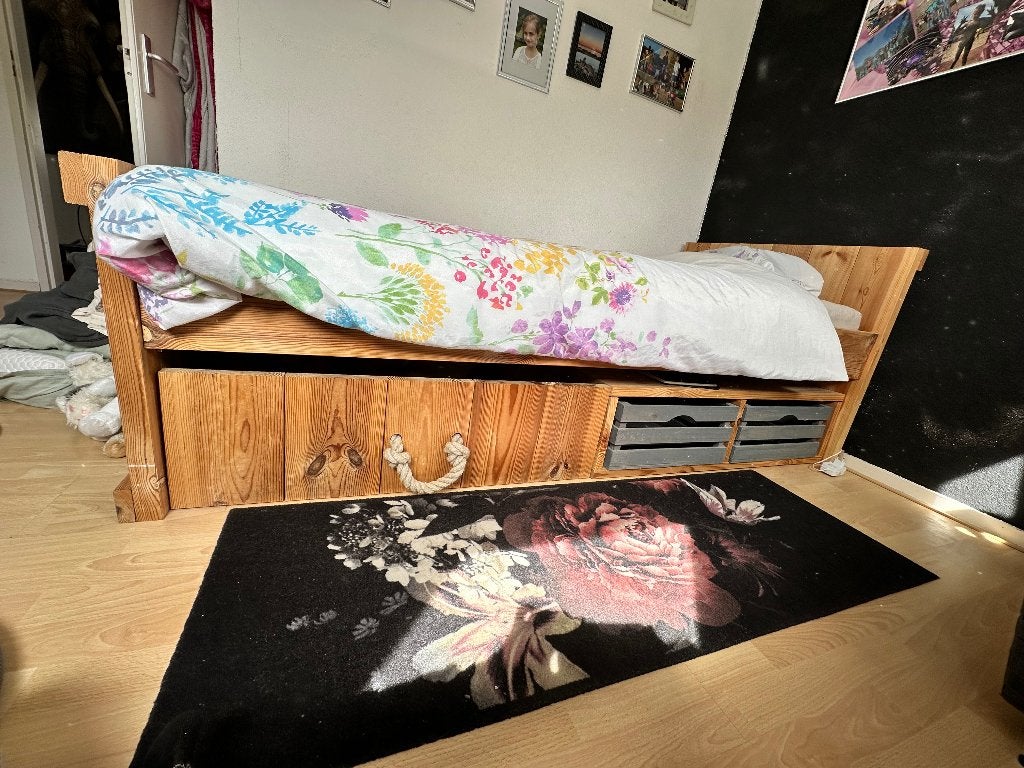 Bed, Ophalen, 85 tot 100 cm, Zo goed als nieuw, Lattenbodem