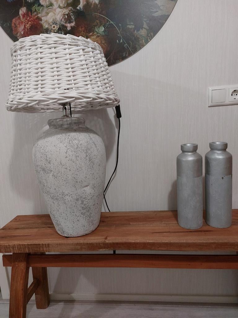 2Beton look lampen met witte kap, Huis en Inrichting, Ophalen, 50 tot 100 cm, Rond, Zo goed als nieuw