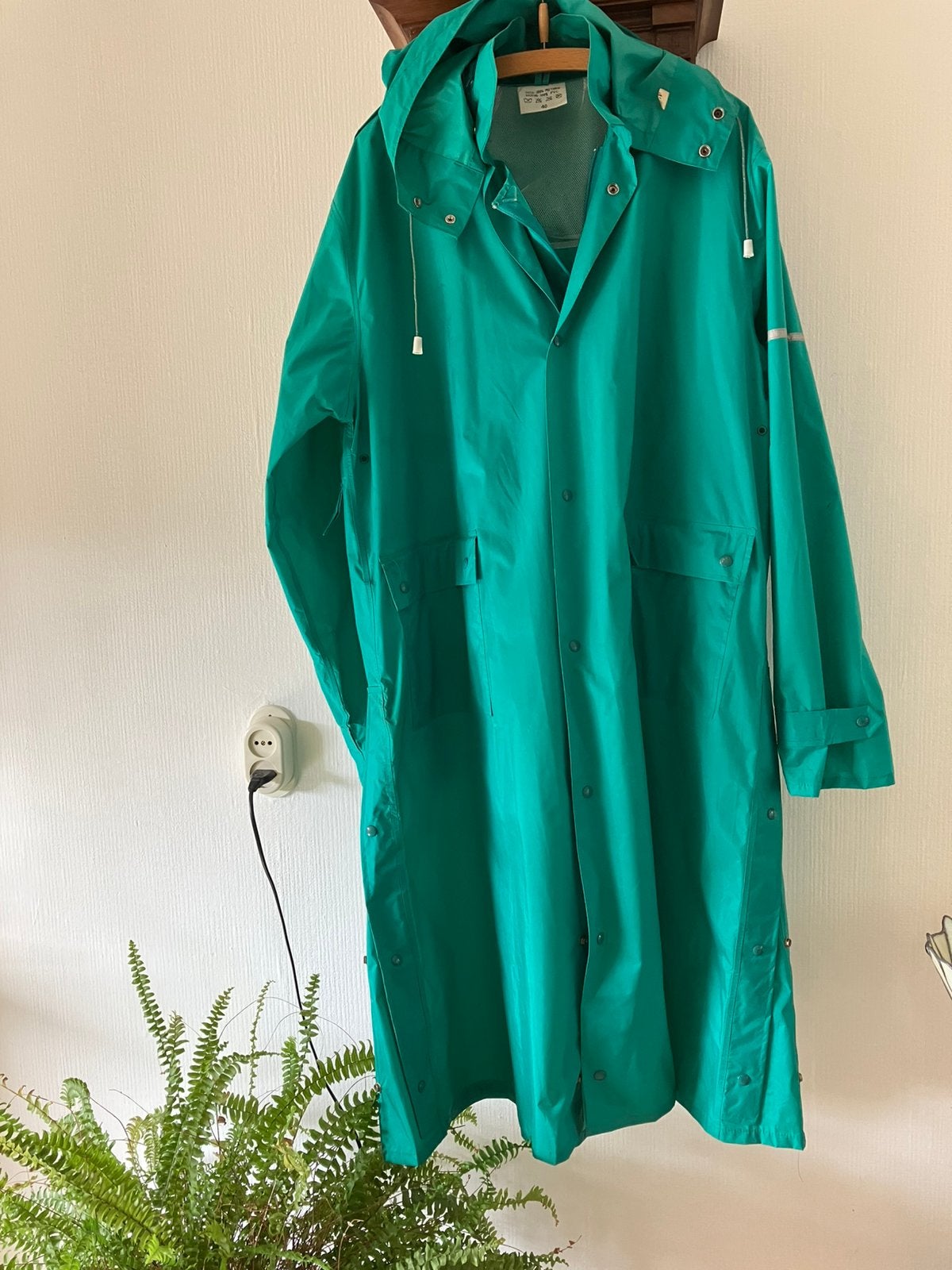 Lange groene regenjas mt L/XL izgs, Ophalen of Verzenden, Gebruikt, Regenjas, Dames