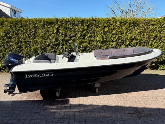 Twins 435 met Tohatsu 9.8 PK 4 Takt en Dekzeil (bj 2020), Watersport en Boten, Vis- en Consoleboten, Gebruikt, Overige brandstoffen