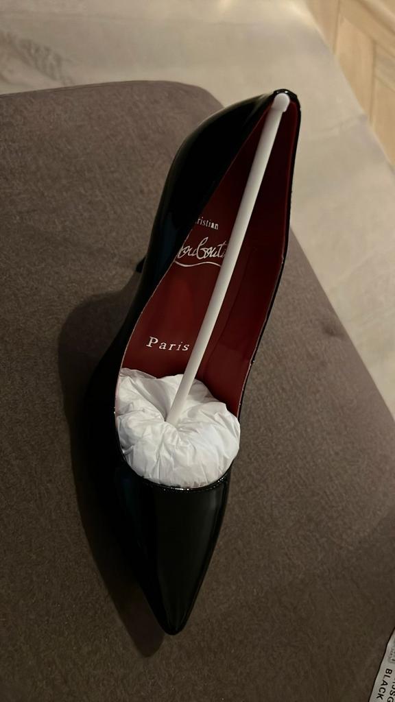 Christian Louboutin Hakken - Zwart Lakleer, Kleding | Dames, Schoenen, Ophalen of Verzenden, Zo goed als nieuw, Zwart, Pumps