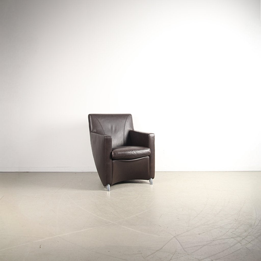 2x Leolux Dolcinea Fauteuil Bruin Leer – Aluminium, Huis en Inrichting, Fauteuils, Niet ingevuld, Gebruikt, Minder dan 75 cm, Niet ingevuld