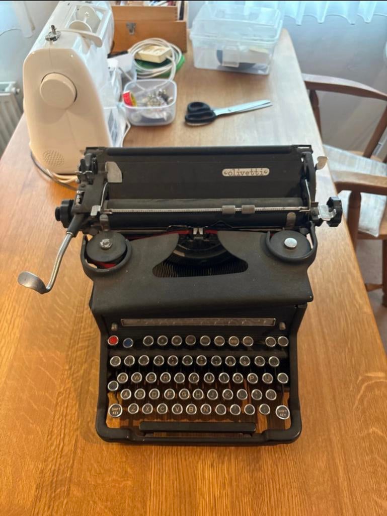 Vintage Olivetti typemachine, Ophalen of Verzenden, Gebruikt