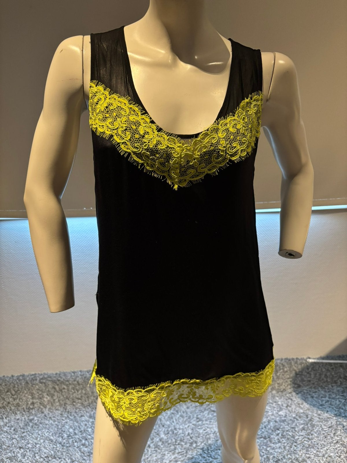 Twinset top met kant maat s, ., Zwart, Ophalen of Verzenden, Zo goed als nieuw