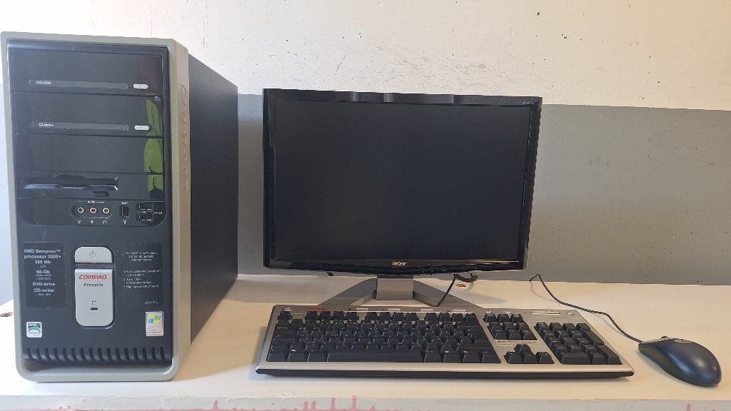 Complete werkende vintage PC, Computers en Software, Desktop Pc's, Ophalen, Sempron, Gebruikt, HDD