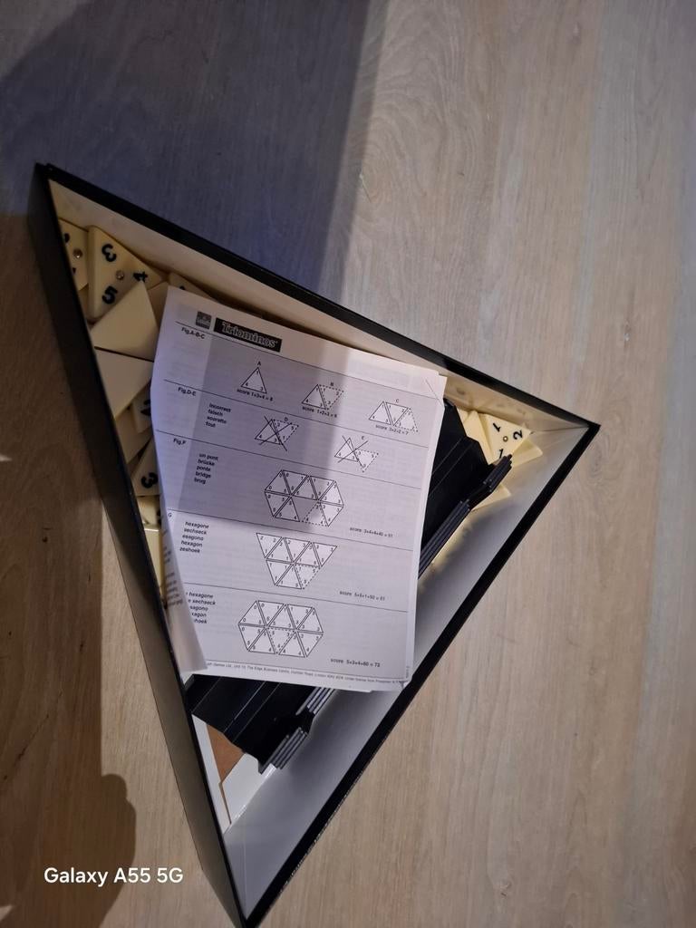 Triominos De Luxe - Compleet Gezelschapsspel, Postbus 200, 8050 AE Hattem, Nederland, Ophalen of Verzenden, Zo goed als nieuw