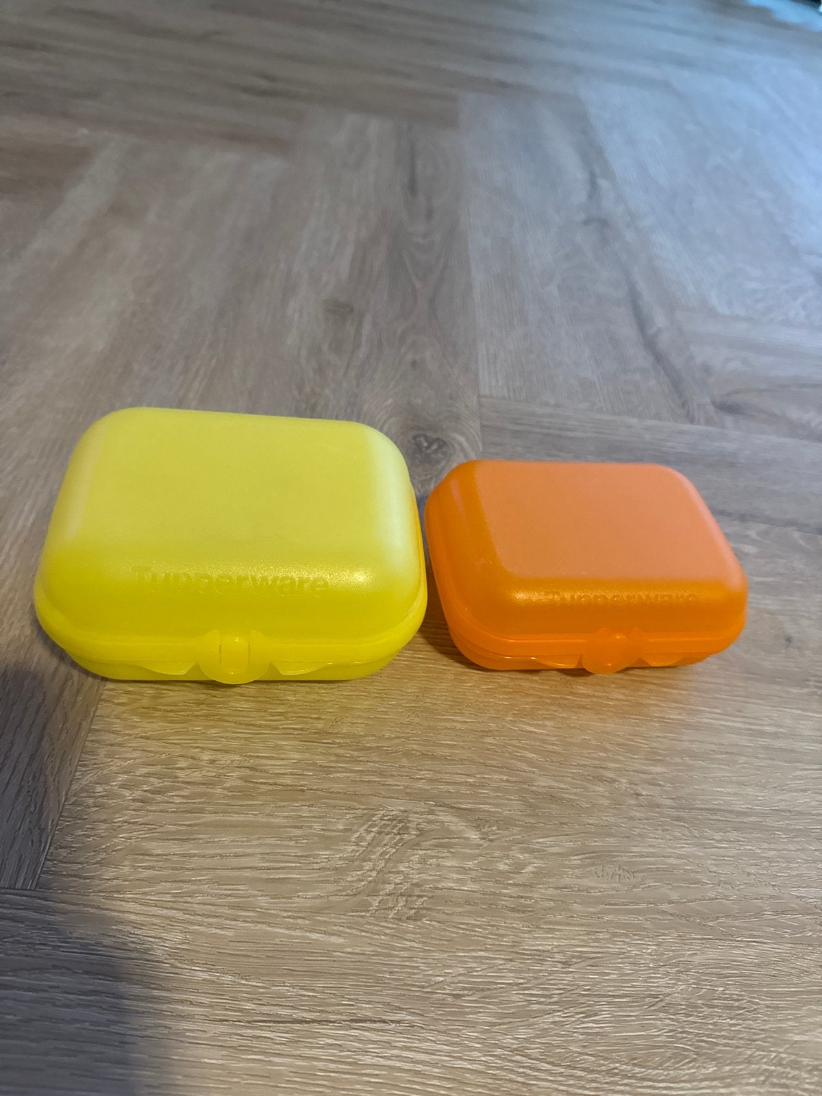 Tupperware Eco Snackdoos Set - Groot en Medium, Huis en Inrichting, Keuken | Tupperware, BPA-vrij, Gebruikt, Bewaardoos, Geel