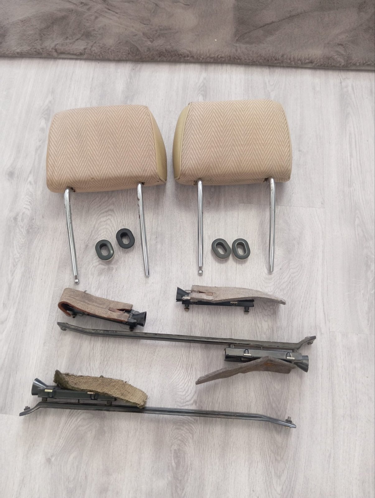 Hoofdkussen achter set  Mercedes W123  200 230 240 280 300, Auto-onderdelen, Ophalen of Verzenden, Gebruikt, Mercedes-Benz