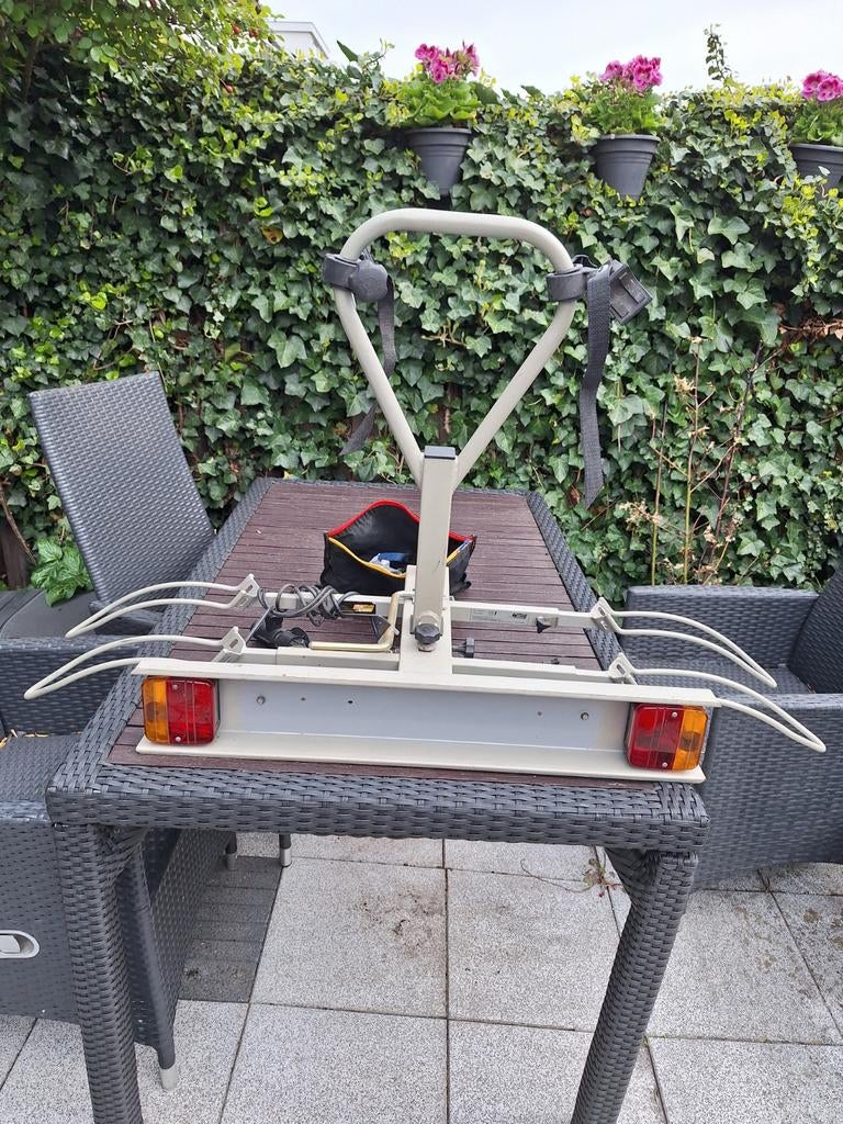 Fietsrek auto,   merk Pro User, Auto diversen, Ophalen, Trekhaakdrager