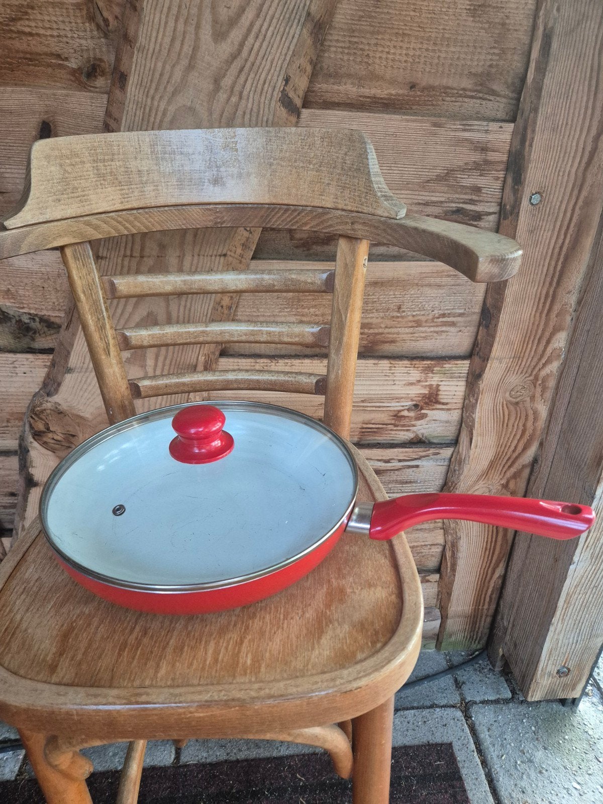 Koekenpan/Braadpan voor gasfornuis - Wit/Rood, Met deksel, Ophalen of Verzenden, Zo goed als nieuw, Koekenpan